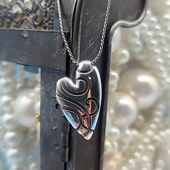 Brighton "Give It A Swirl" Modern Asymmetrical Heart Pendant โค๏ธ ๐ Retired! - Picture 6 of 10